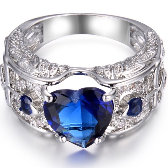 Size 8 Sapphire Ring (K16) - Picture 2 of 3